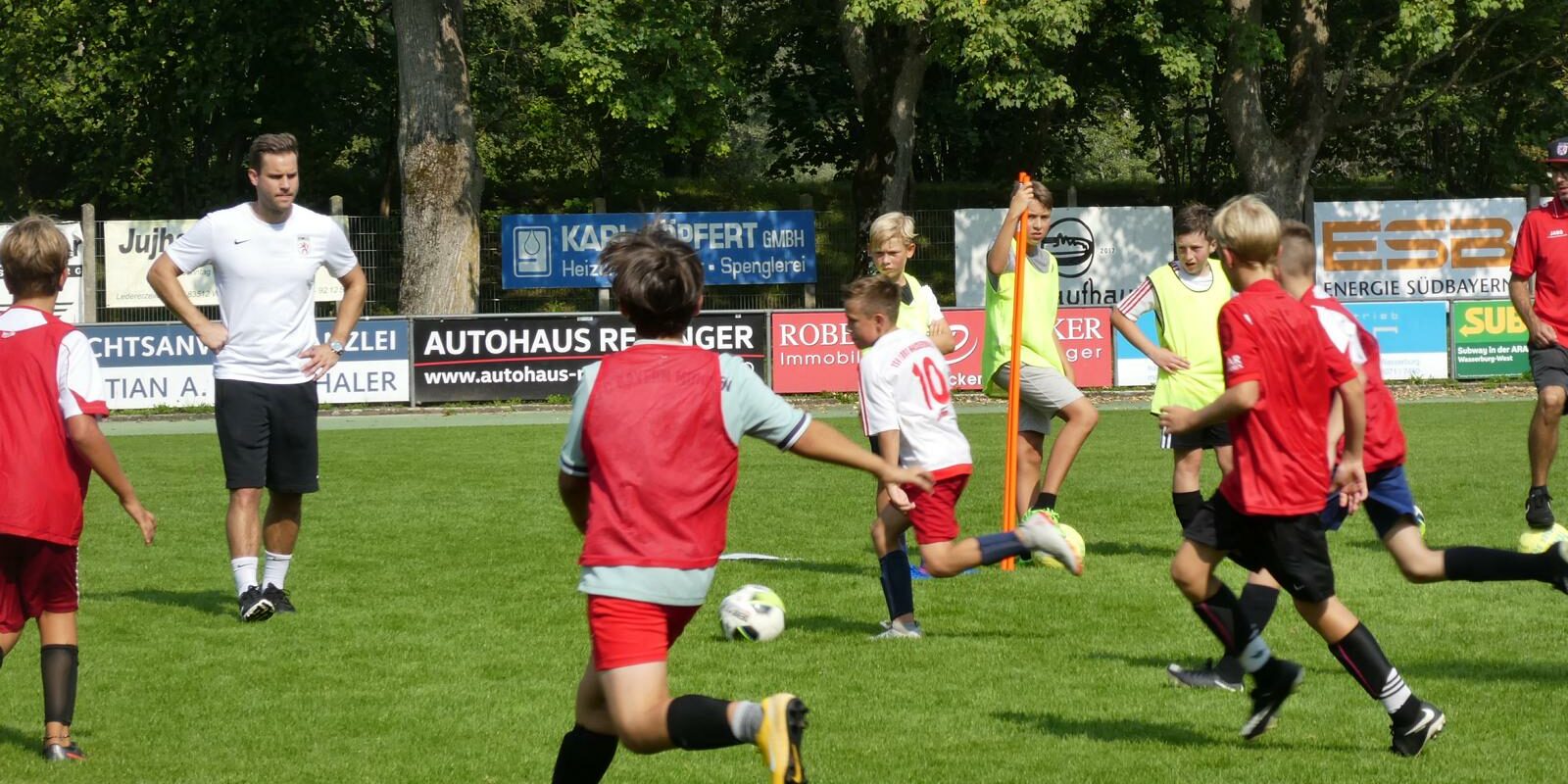 Niki Wiedmann Beim Jugendtraining