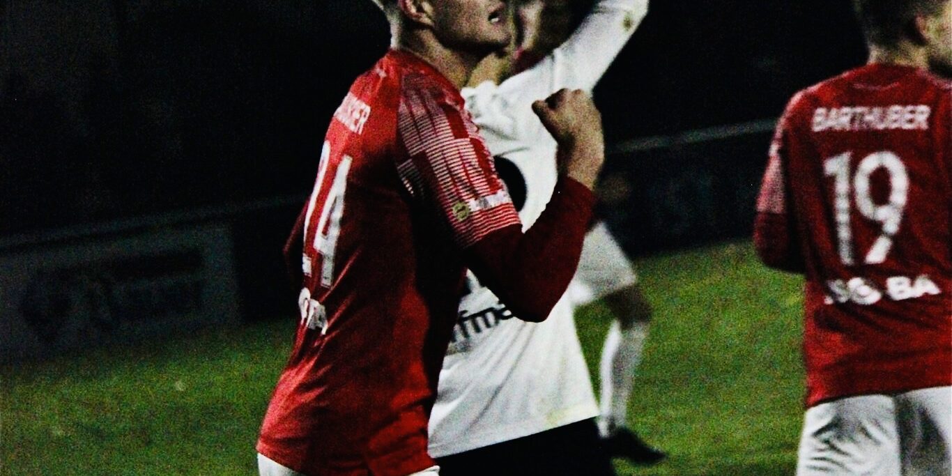 Matthias Rauscher Bejubelt Seinen Treffer Zum 1 Zu 0