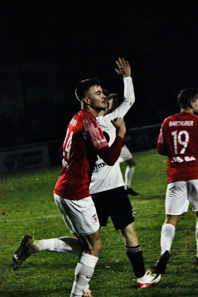 Matthias Rauscher Bejubelt Seinen Treffer Zum 1 Zu 0