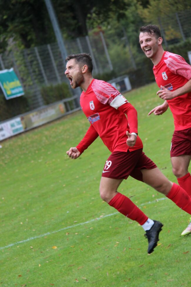 Michael Barthuber Schreit Seine Freude Und Erleichte Rung Über Sein 3 Zu 1 Gegen Unterföhring Heraus