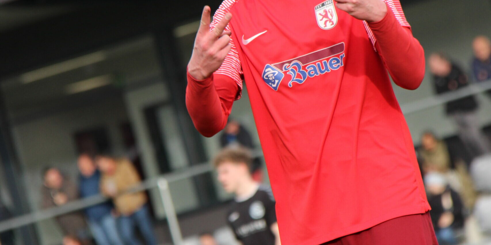 Victory Daniel Vorderwestner Setzte Den Luc Ky Punch Und Schoss Die Löwen Zum Sieg